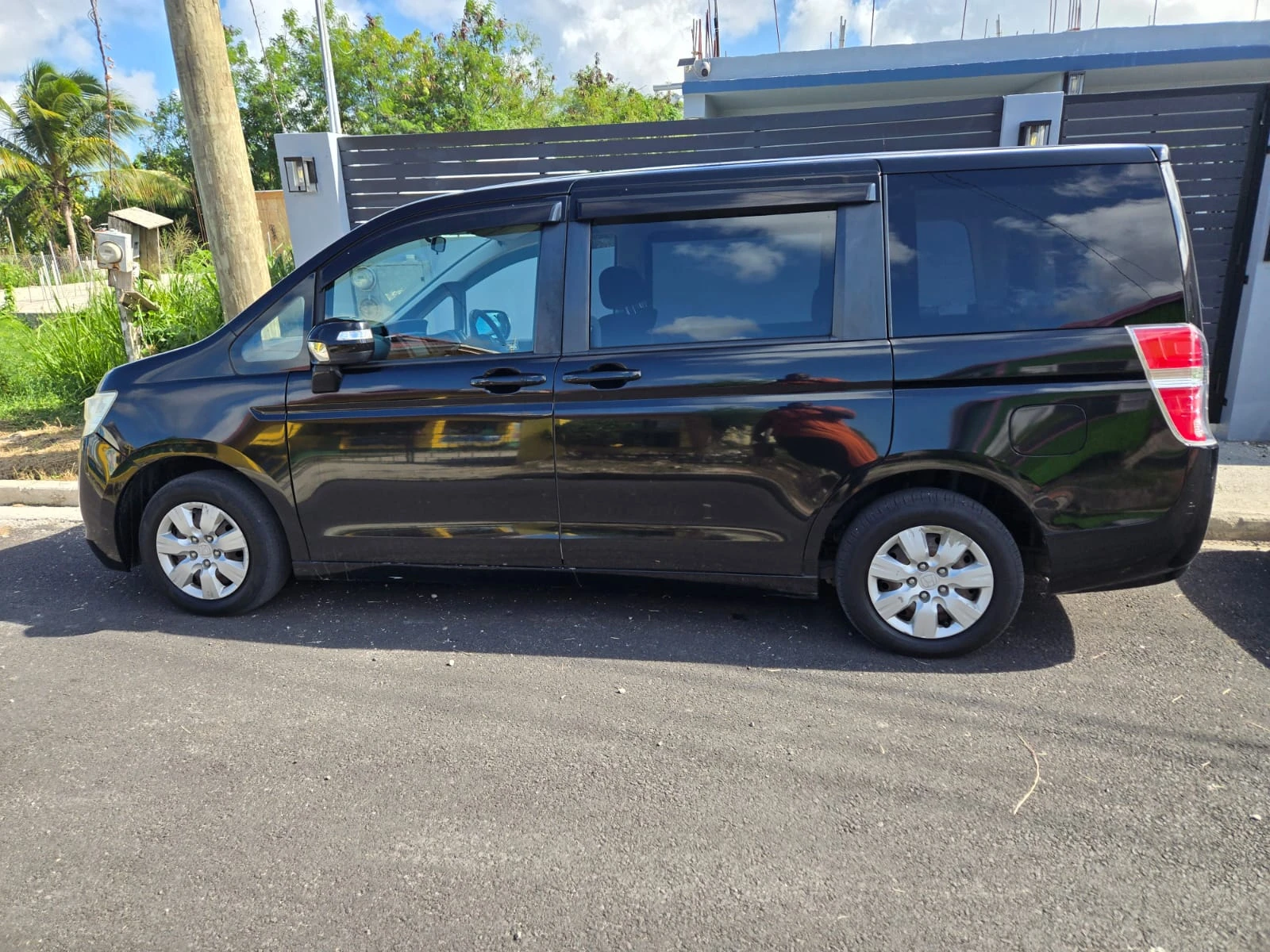 Honda Step Wagon fleet photo 2 of 2
