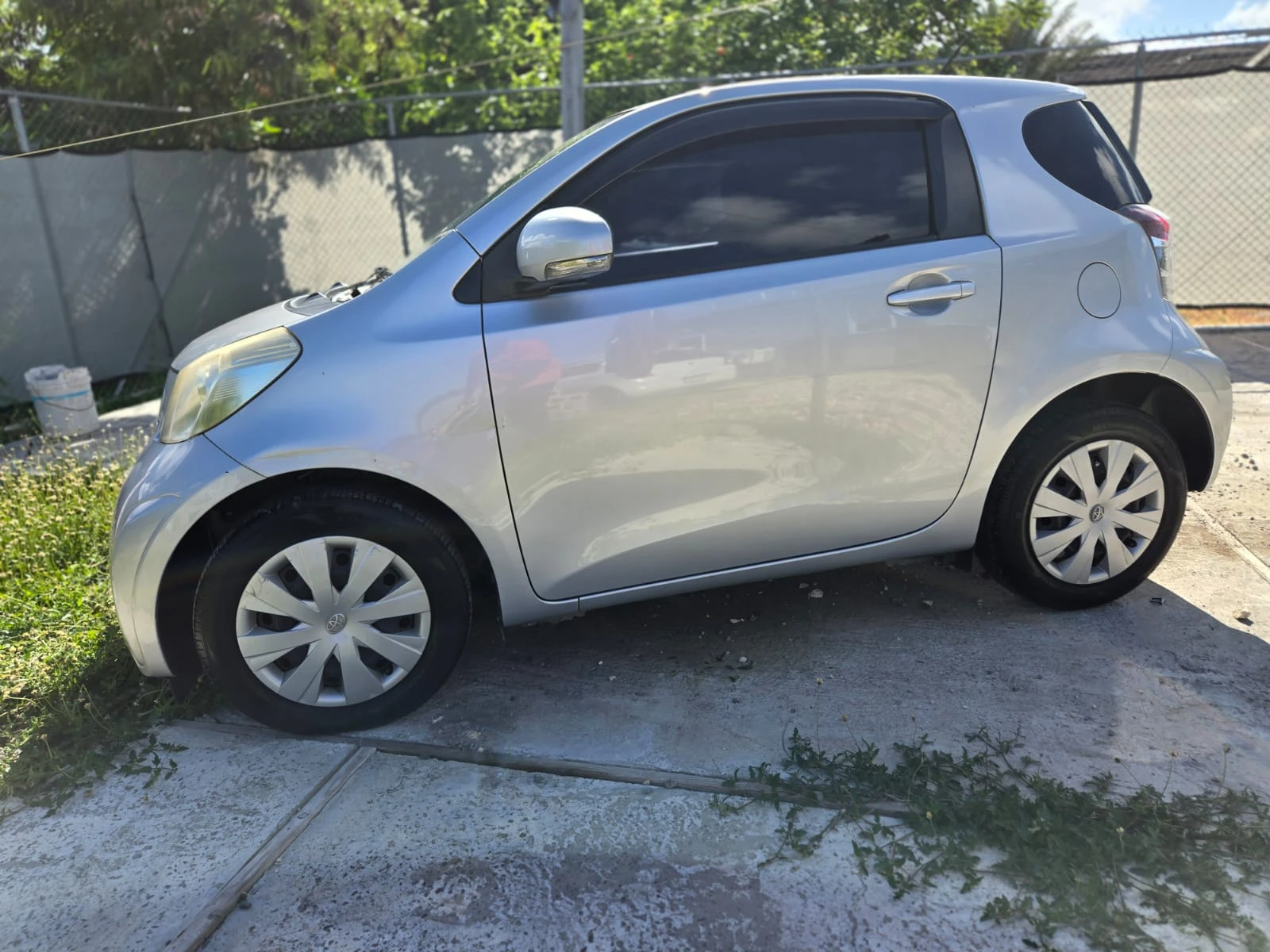 Toyota iQ fleet photo 1 of 2
